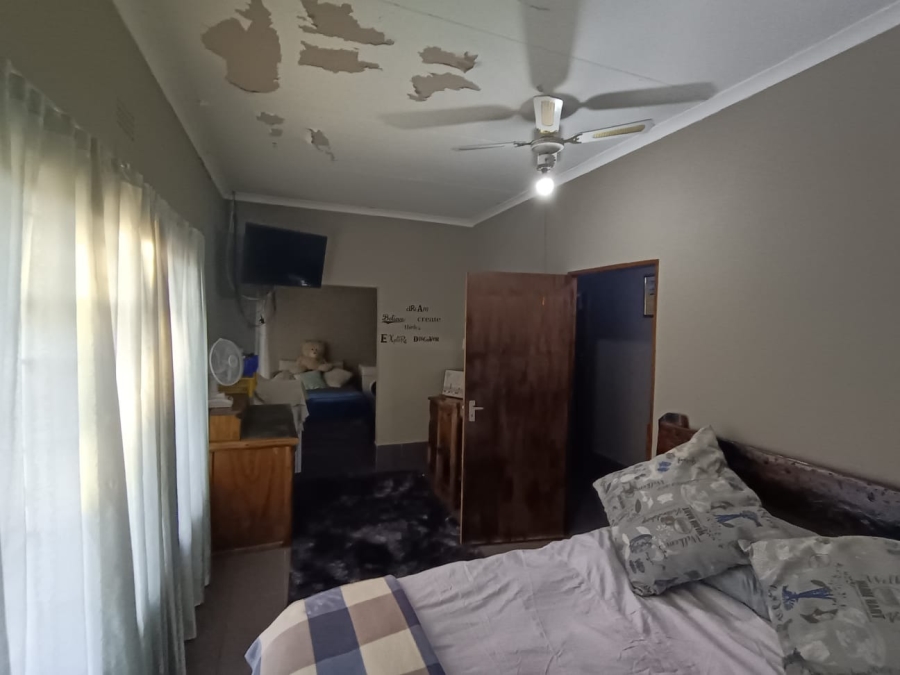 5 Bedroom Property for Sale in Mooinooi North West